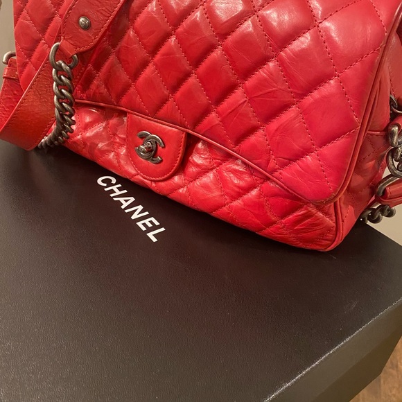 Large Chanel quilted leather shoulder bag with large chain strap - Picture 10 of 12